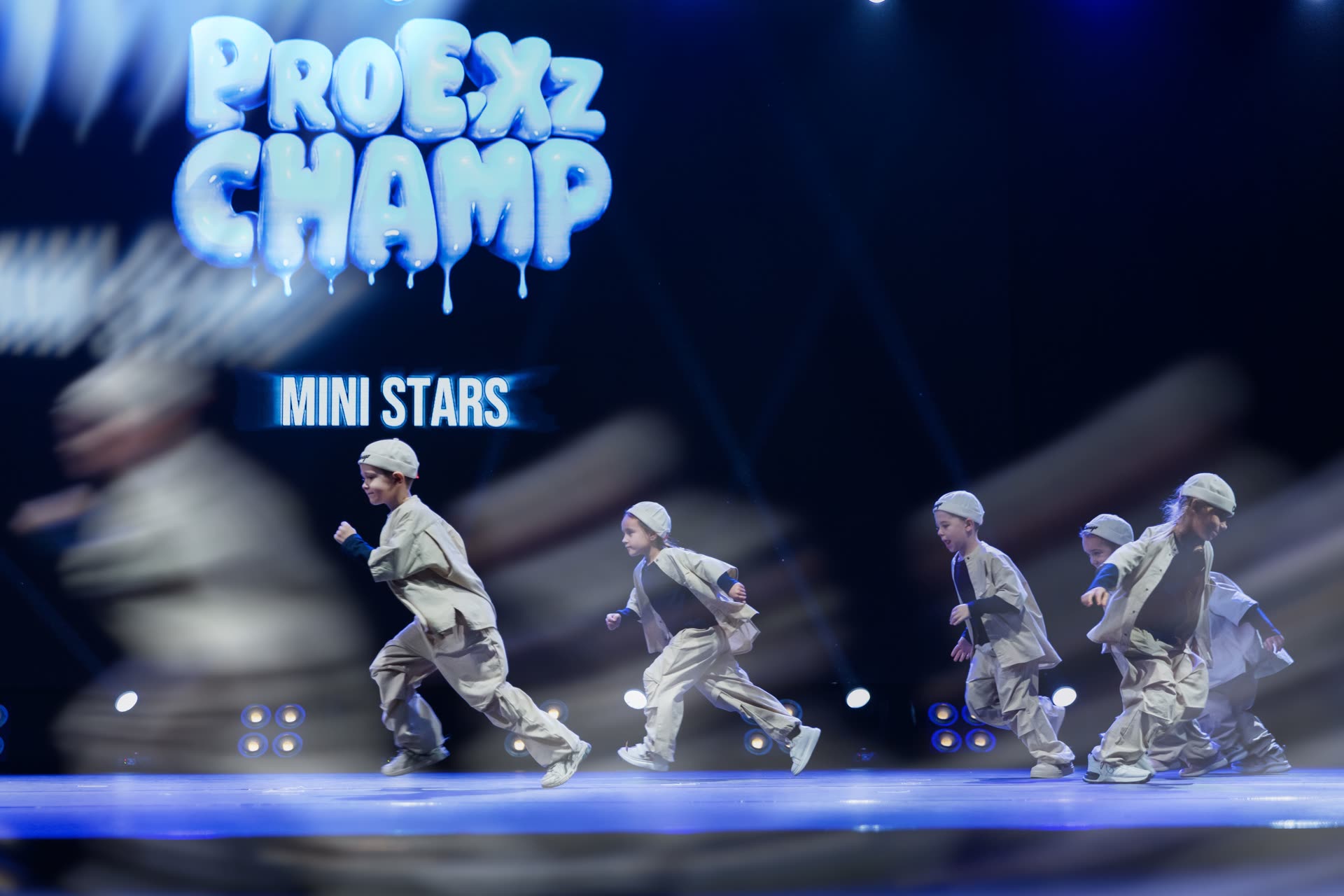 Танцевальное выступление на PRO_E_XZ 34