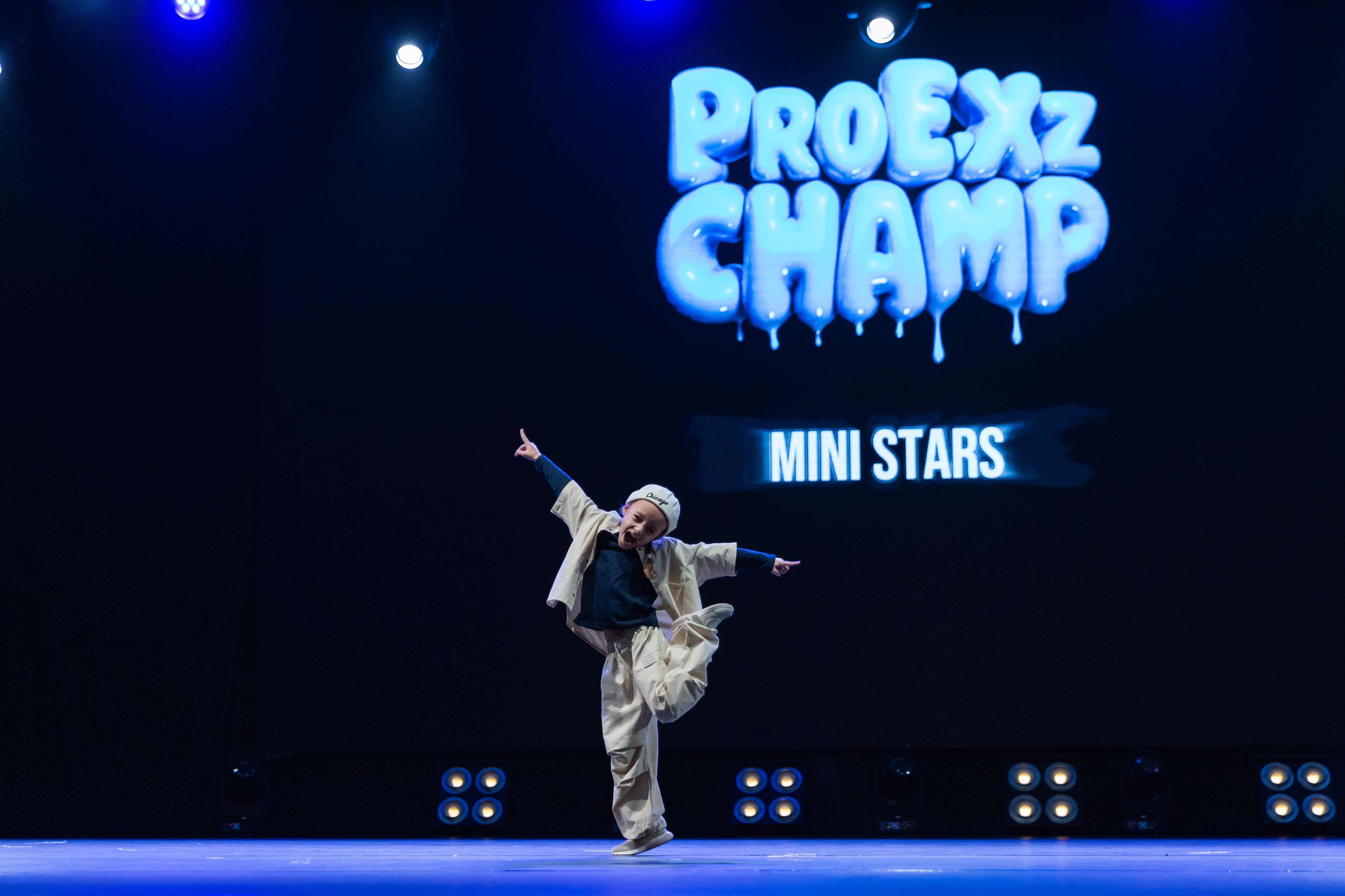 Танцевальное выступление на PRO_E_XZ 23